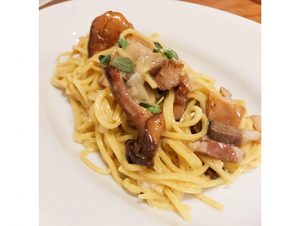 ジロール茸だの白レバーマルサラ煮だののパスタも美味しくてねえ。