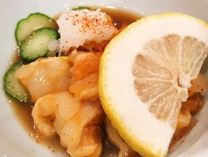 快勝の余韻を引きずり、夜は釜石のケーキ屋さんに教えてもらった「下鴨」でウニだのほやだのを堪能。