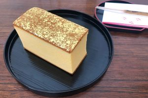 烏骨鶏かすていら 2号【金箔】_top