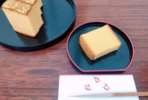 烏骨鶏かすていら 2号【金箔】_2