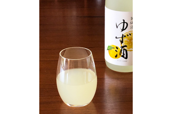 気仙沼産ゆず果汁を贅沢に使用した「ゆず酒」。フレッシュ感があり呑みやすい。