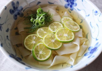 きしめんブーム到来間近!?　冷凍麺にこだわる本格きしめん「きしめんと白つゆ」