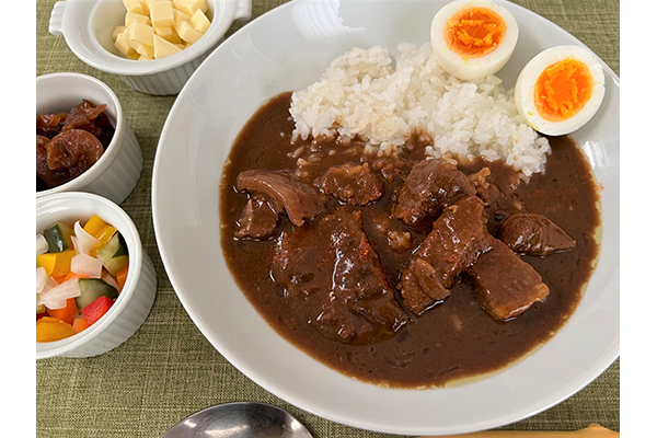 おいしいカレーをすぐに食べられる手軽さが魅力。