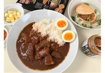 高級なお肉がゴロゴロ入った「近江牛カレー『超絶』」 チャンピオン牛を使った「近江牛ともなかの手づくりだし茶づけ」