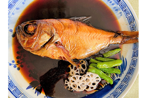 煮魚や炒め物がおいしくできる 「秘伝の煮汁 しょうゆ味(大)」 伊豆の伝統料理をご家庭で 「国内産 金目鯛の姿煮」