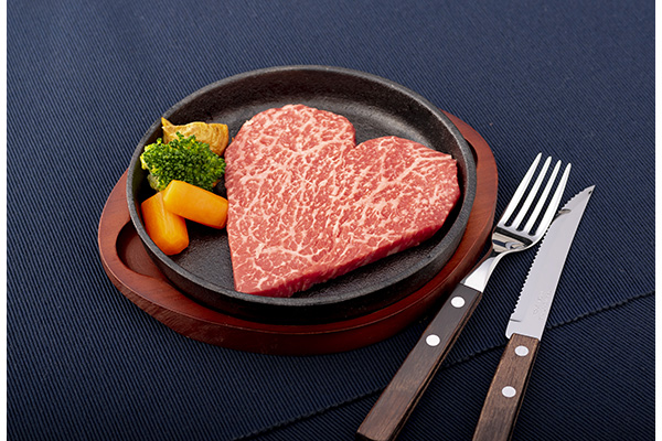 「長崎和牛 ハート型 ステーキ」（約120g×2枚）
