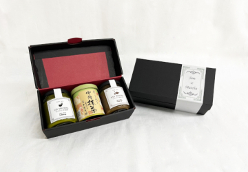 ギフトにもおすすめ！抹茶好きには見逃せない、お茶の老舗こだわりの「ミルクジャムと茶こし付き宇治抹茶セット」