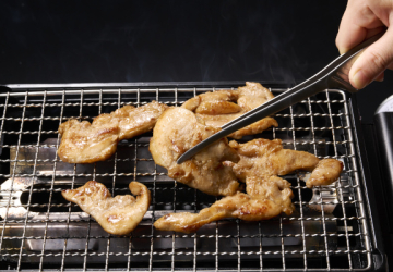 北海道・白糠町のソウルフード、ジンギスカンのタレで漬けた「味付鶏肉“鳥じん”」